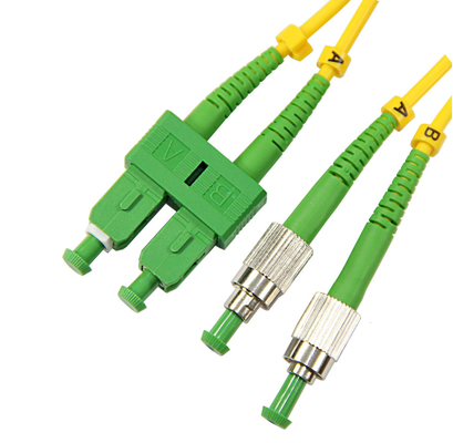 Cable de patch en fibre optique de qualité télécom avec jacket PVC/LSZH de 3,0 mm de diamètre et faible perte d'insertion