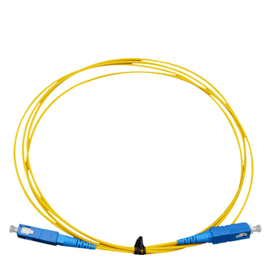 Cable à fibre optique personnalisé Jacket PVC blanc Connecteur bleu/Aqua pour une connexion réseau stable