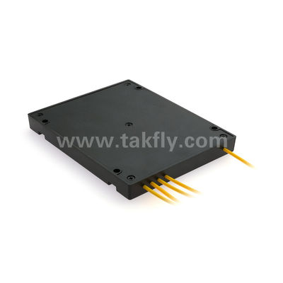 MPO/MTP Fanout Cable PLC Splitter 1x4 SM/MM Fibre optique pour le centre de données FTTX