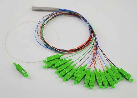1X16 FTTX Mini tube en acier à fibre optique PLC Splitter câble diamètre 0,9 mm pour les applications FTTX