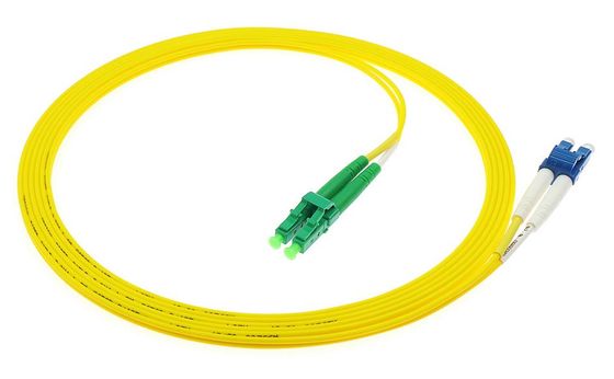 Le câble de patch en fibre optique duplex LC-LC UPC/APU PVC/LSZH