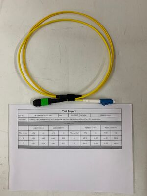 Cordon de patch de rupture MPO de précision MTP à LC avec connecteurs à 2 fibres et APC/UPC en option pour une connectivité flexible
