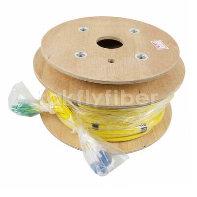 Cable de rupture en fibre optique à haute densité de 48 noyaux avec assemblages de câbles multifibres en gaine LSZH