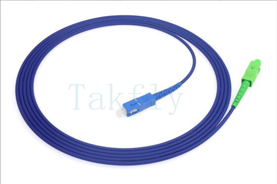 Cable de patch en fibre blindée tubes en acier inoxydable renforcés de kevlar insensible à la flexion pour les réseaux FTTH, les centres de données et les réseaux industriels