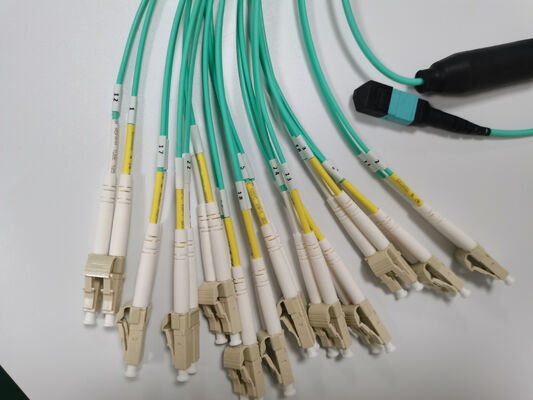 MPO MTP câble de patch multifibres à haute densité 8/12/24, faible perte, 500 cycles d'accouplement, conforme à la CEI et à la TIA