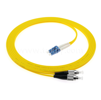 Le câble hybride à fibres LC-FC est un câble simple/doublex, en mode unique et multimode, destiné à une interconnexion de réseau flexible.