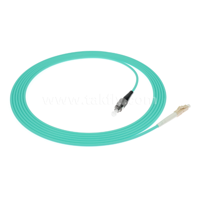 Le câble hybride à fibres LC-FC est un câble simple/doublex, en mode unique et multimode, destiné à une interconnexion de réseau flexible.