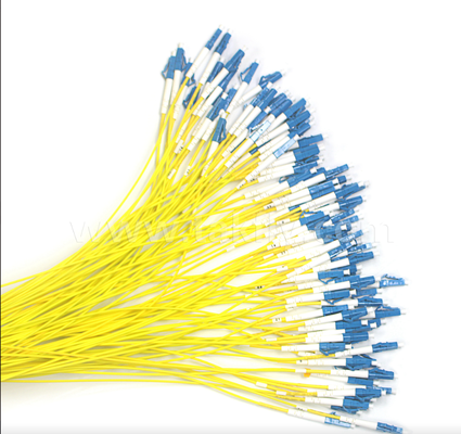 96-Core LC-LC Pré-terminé Corde de patch de rupture de la haute densité, configurations de rupture personnalisées (Fibre nue / 0,9 mm / 2,0 mm / 3,0 mm), pour le centre de données et les applications intérieures / extérieures