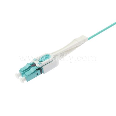 Câble à fibres optiques multimode OM3 de sortie Uniboot LC de cordon de brassage MPO/MTP pour le câblage de centre de données AI Telecom