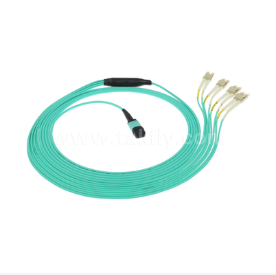 MPO/MTP-LC Breakout Patch Cord. Une solution de câblage en fibre optique à haute densité multi-noyaux.