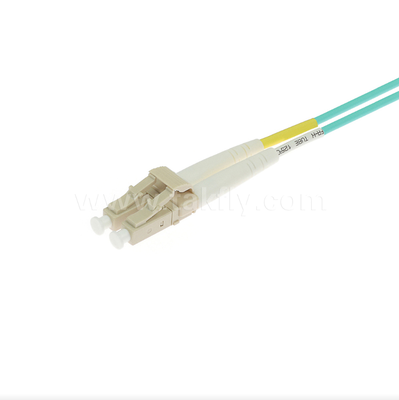 MPO/MTP-LC Breakout Patch Cord. Une solution de câblage en fibre optique à haute densité multi-noyaux.