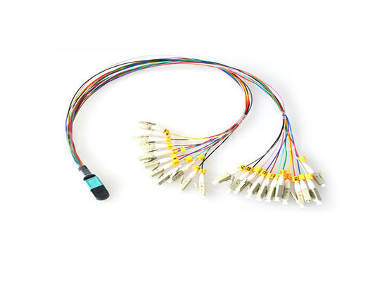 Cordon de patch MPO multimode OM3 à 24 cœurs avec enveloppe LSZH pour les centres de données à haute densité