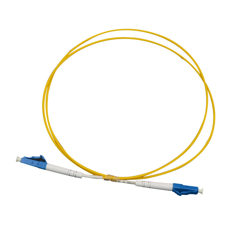 Type de polissage du patchcord en fibre optique bleue/beige ≤ 0,3 dB Perte d'insertion Diamètre de la fibre 9/125um