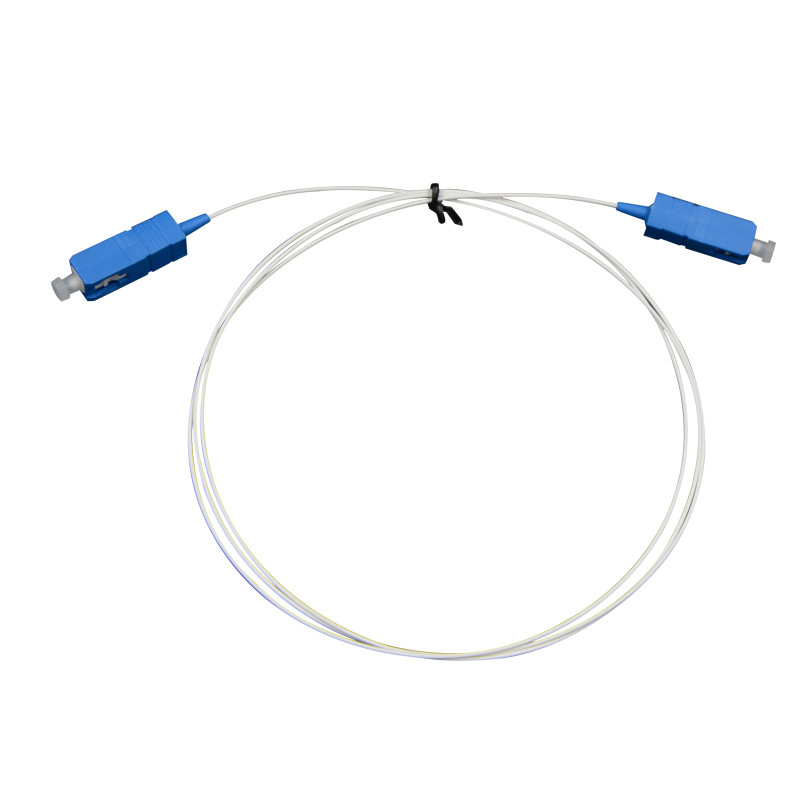 Cable à fibre optique personnalisé Jacket PVC blanc Connecteur bleu/Aqua pour une connexion réseau stable