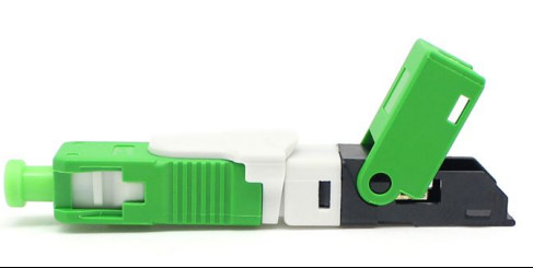Performance de torsion 200 fois Rapide connexion des connecteurs en fibre pour une connectivité optimale dans des conditions de température extrêmes