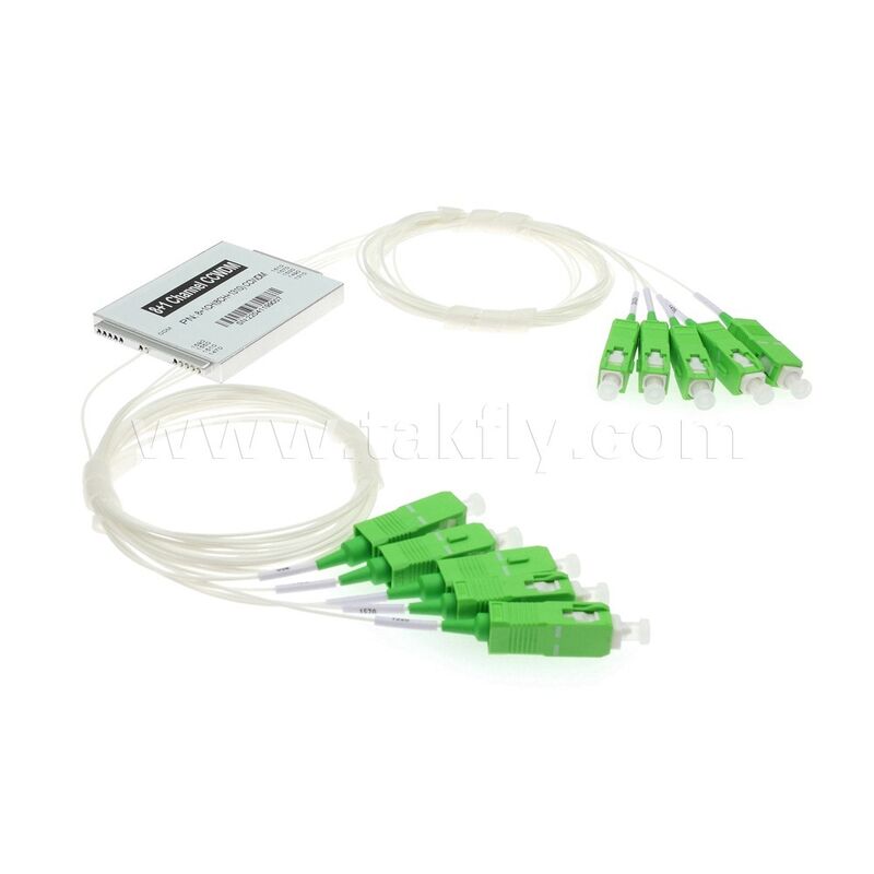 CCWDM 8 + 1 canaux multiplexeur de division de longueur d'onde grossière compacte G657A1 fibre optique pour centre de données FTTX