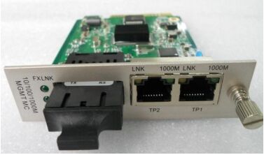 Convertisseur de média géré 10/100/1000M, 2 ports Base-T à 100 Base-X, vente directe d'usine, connexion réseau fiable