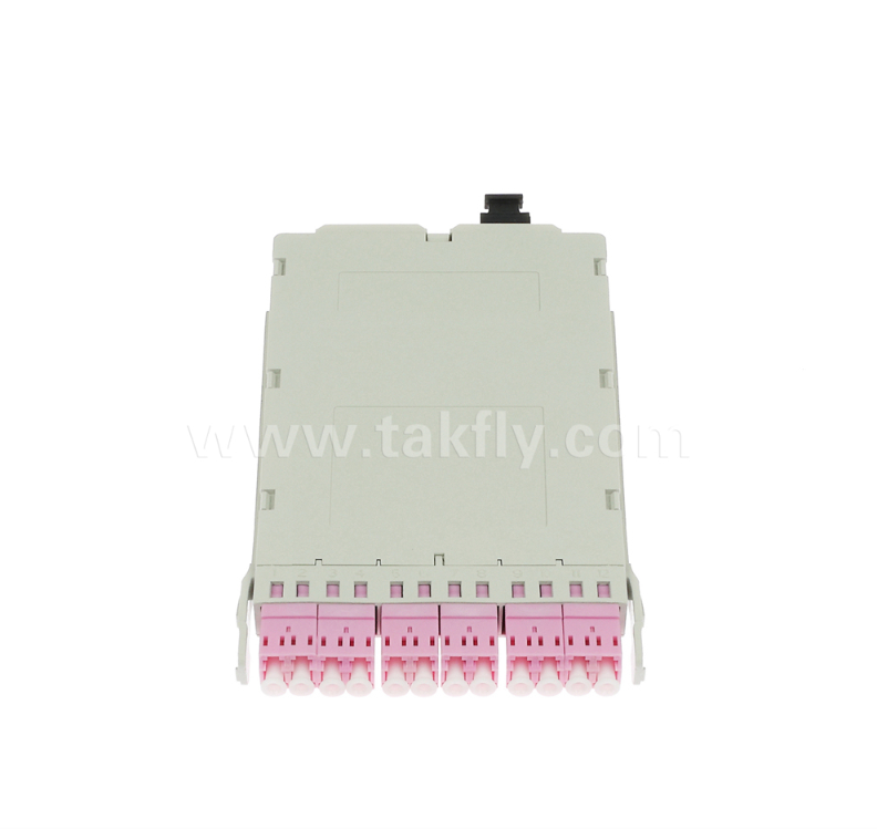 Module cassette préconnectorisé MPO/MTP vers LC – 12 cœurs, panneau avant LC duplex, adaptateur arrière MPO, Plug-and-Play pour le câblage de centre de données haute densité
